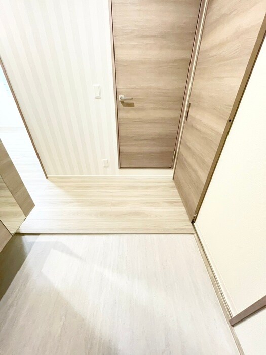 物件内観写真12　(玄関)