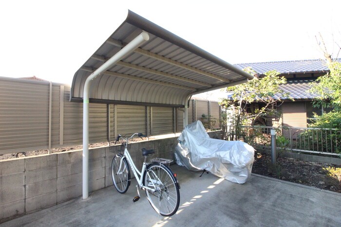 物件外観写真2　(駐輪場)