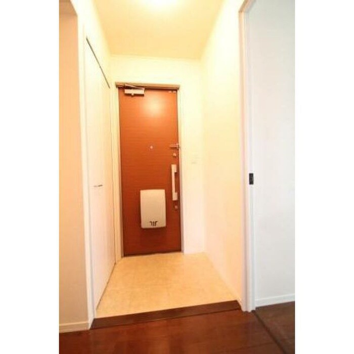 物件内観写真15　(玄関)