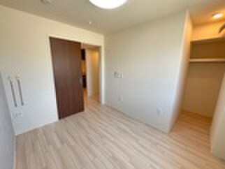 物件内観写真6　(居室)