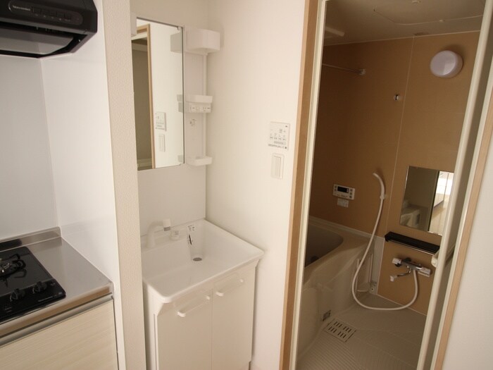 物件内観写真8　(洗面)