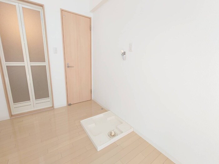 物件内観写真10　(洗濯機置場)