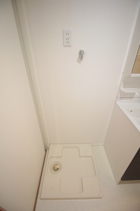 物件内観写真9　(洗濯機置場)