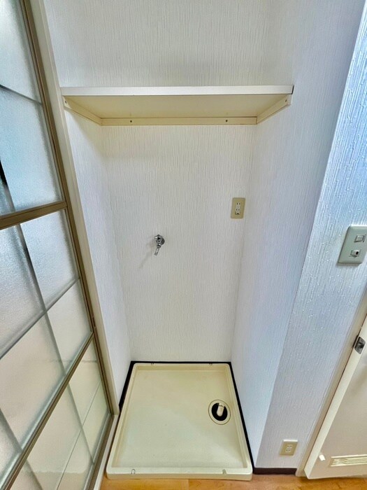 物件内観写真13　(洗濯機置場)