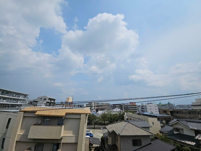 物件内観写真14　(室内からの展望)