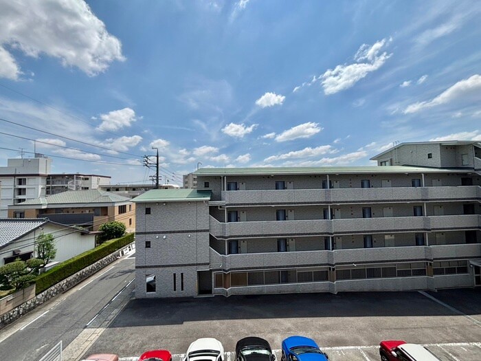 物件内観写真14　(室内からの展望)