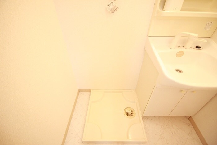 物件内観写真16　(洗濯機置場)