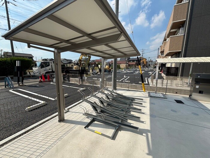 物件外観写真6　(駐輪場)