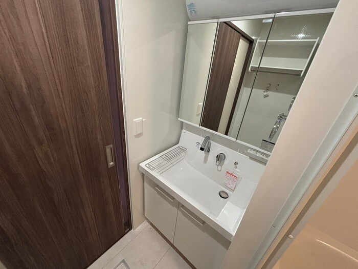 物件内観写真11　(洗面)