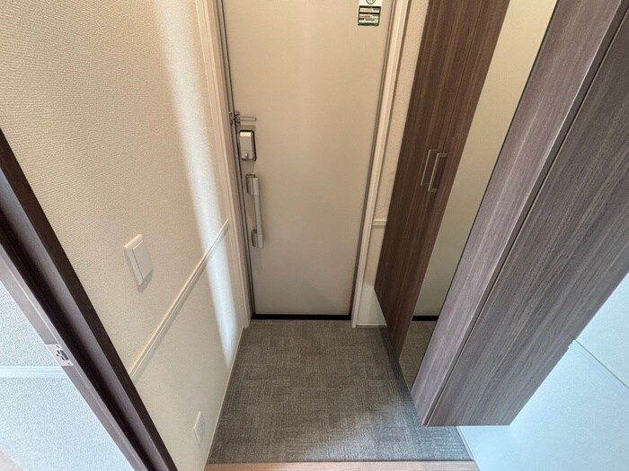 物件内観写真15　(玄関)