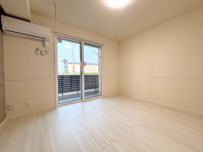 物件内観写真8　(居室)