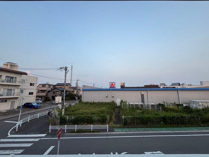 物件内観写真16　(室内からの展望)