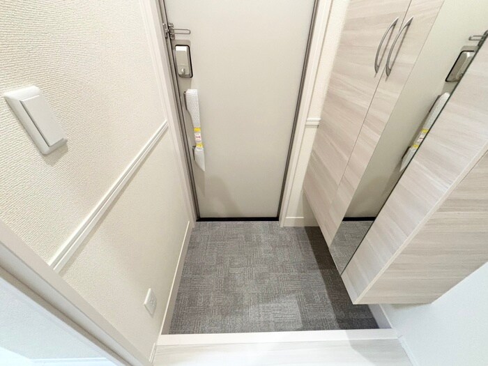 物件内観写真17　(玄関)