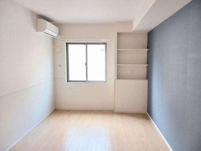 物件内観写真4　(居室)