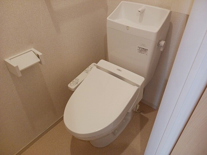 物件内観写真8　(トイレ)