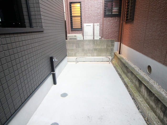 物件外観写真6　(駐輪場)