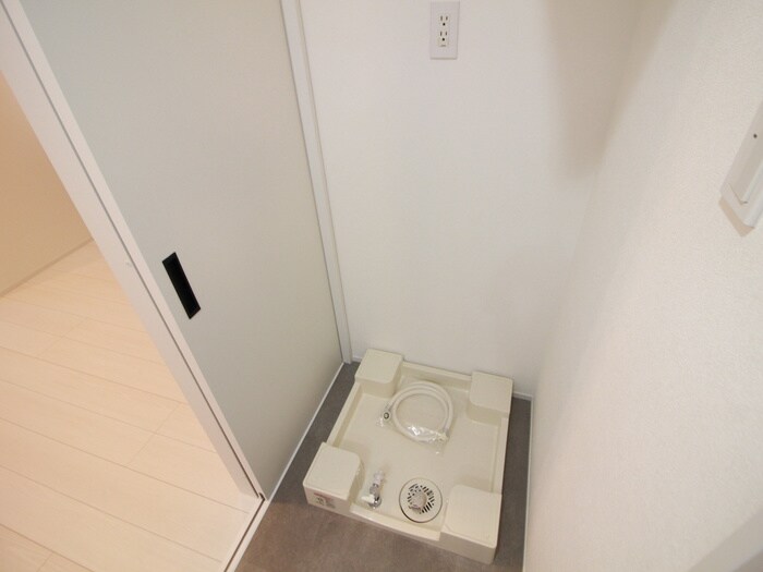 物件内観写真16　(洗濯機置場)