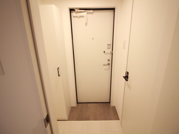 物件内観写真18　(玄関)