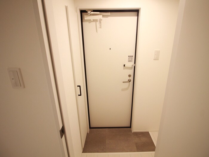 物件内観写真18　(玄関)