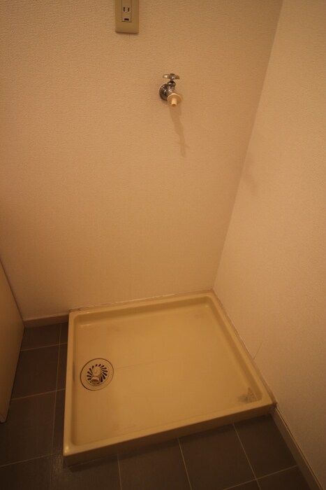 物件内観写真12　(洗濯機置場)