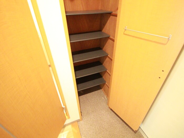 物件内観写真18　(靴箱)