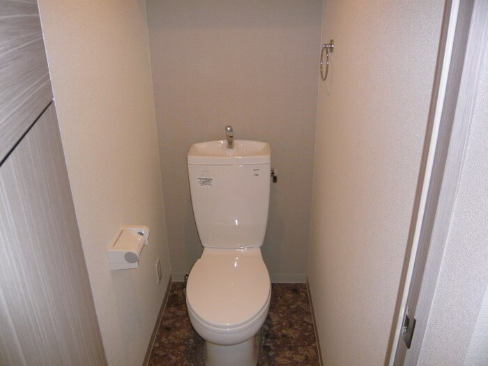 物件内観写真8　(トイレ)