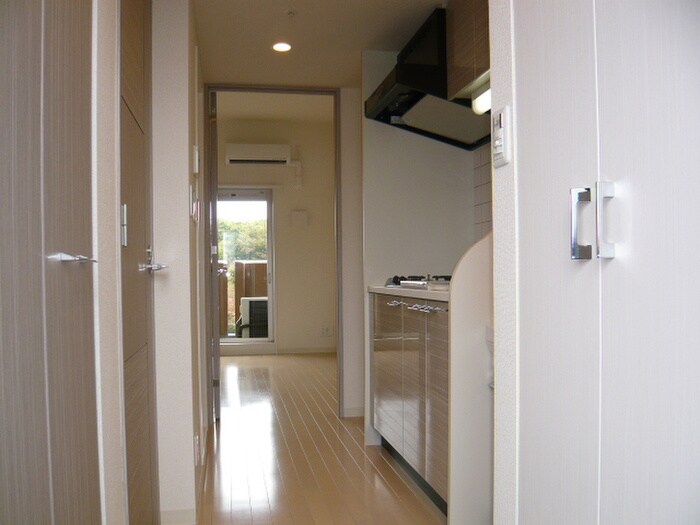 物件内観写真11　(廊下)