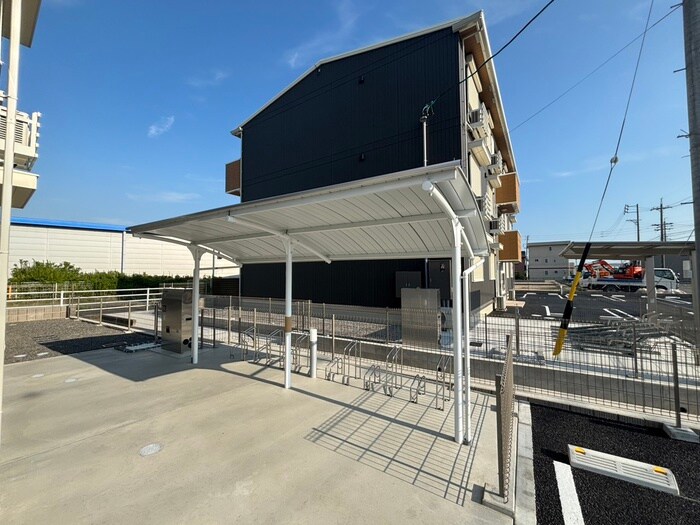 物件外観写真5　(駐輪場)