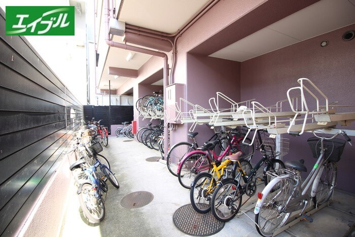 物件外観写真5　(駐輪場)