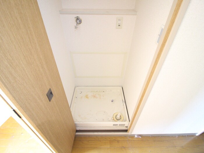 物件内観写真19　(洗濯機置場)