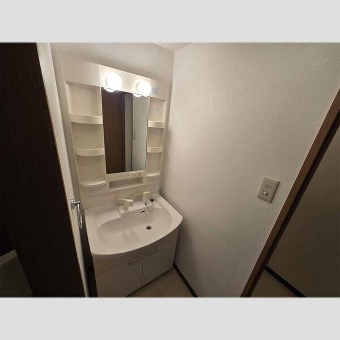 物件内観写真11　(洗面)