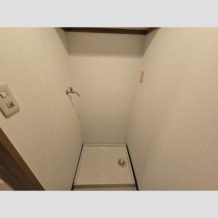 物件内観写真12　(洗濯機置場)