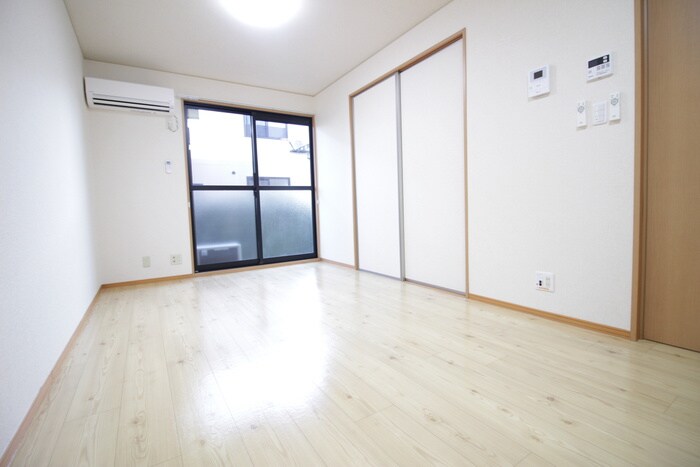 物件内観写真4　(居室)