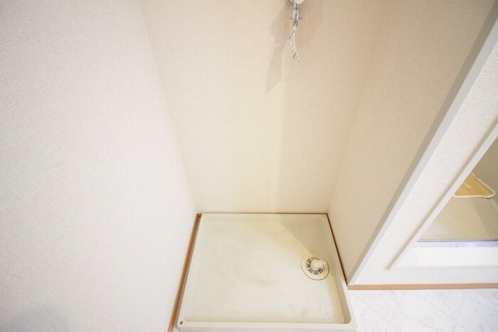 物件内観写真10　(洗濯機置場)