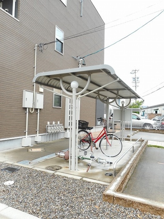 物件外観写真5　(駐輪場)