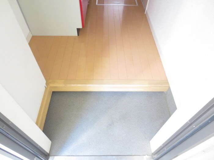 物件内観写真12　(玄関)