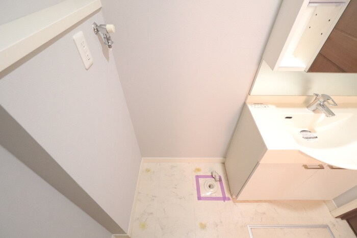 物件内観写真13　(洗濯機置場)