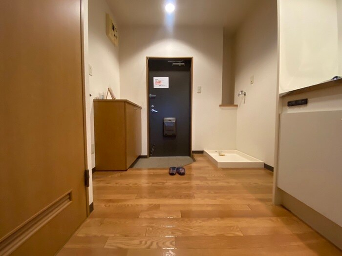 物件内観写真12　(廊下)