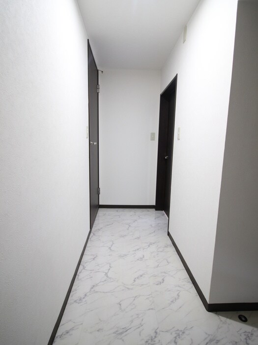 物件内観写真18　(廊下)