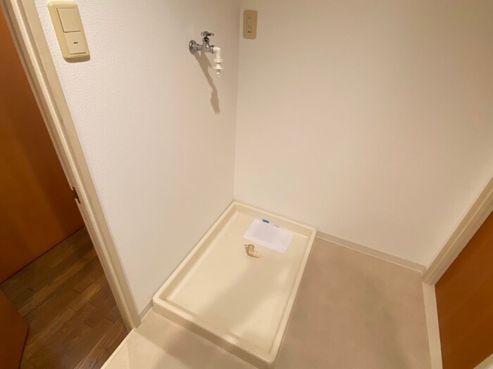 物件内観写真17　(洗濯機置場)