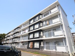 なるみｸﾞﾘ-ﾝｺ-ﾎﾟ5号棟外観写真