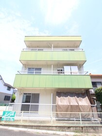 コーポ岡部緑ケ丘の外観写真