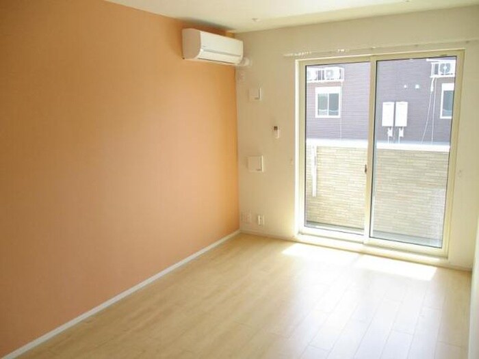 物件内観写真4　(居室)