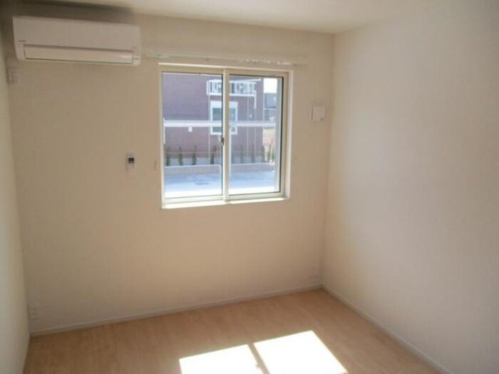 物件内観写真5　(居室)