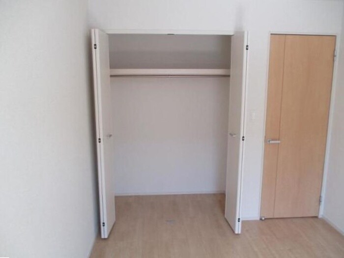 物件内観写真6　(収納)