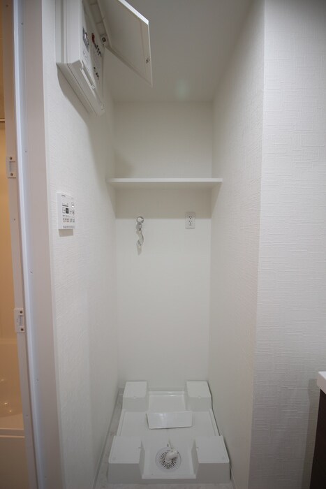 物件内観写真18　(洗濯機置場)