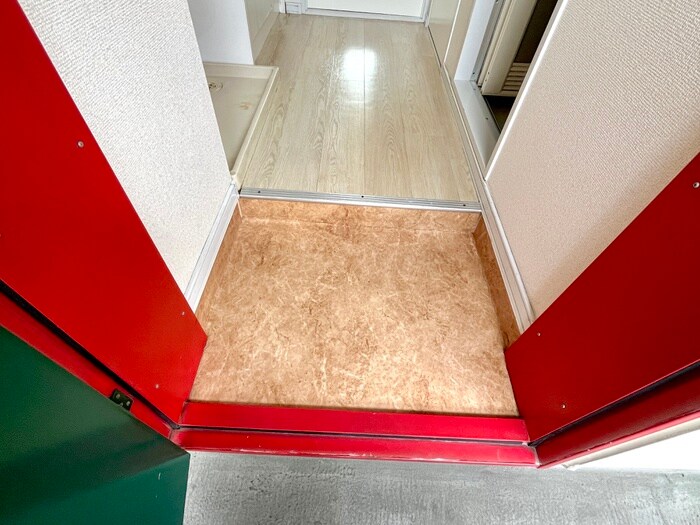 物件内観写真17　(玄関)