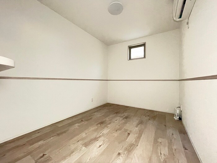 物件内観写真8　(居室)