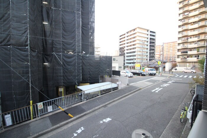 物件内観写真7　(室内からの展望)