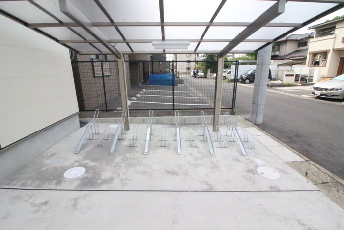 物件外観写真6　(駐輪場)